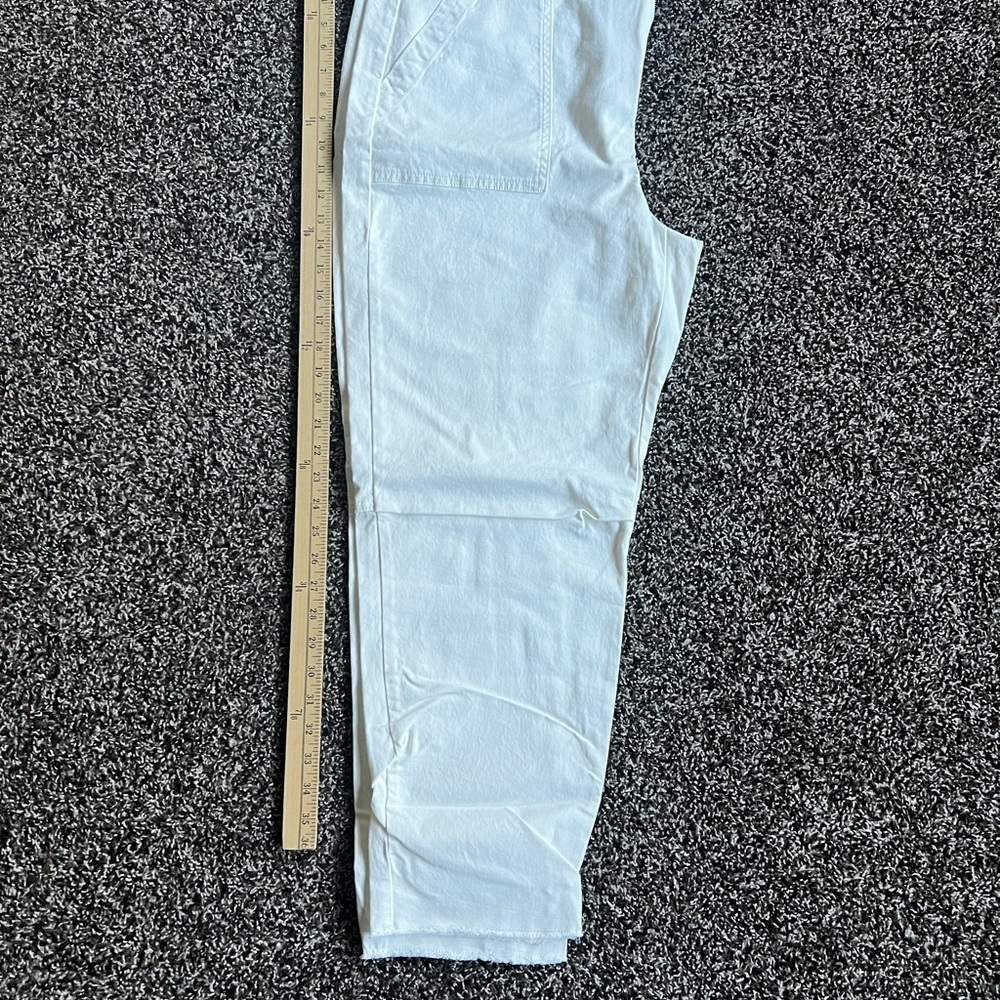 Banana Republic Classic White Trousers - Picture 6 of 6